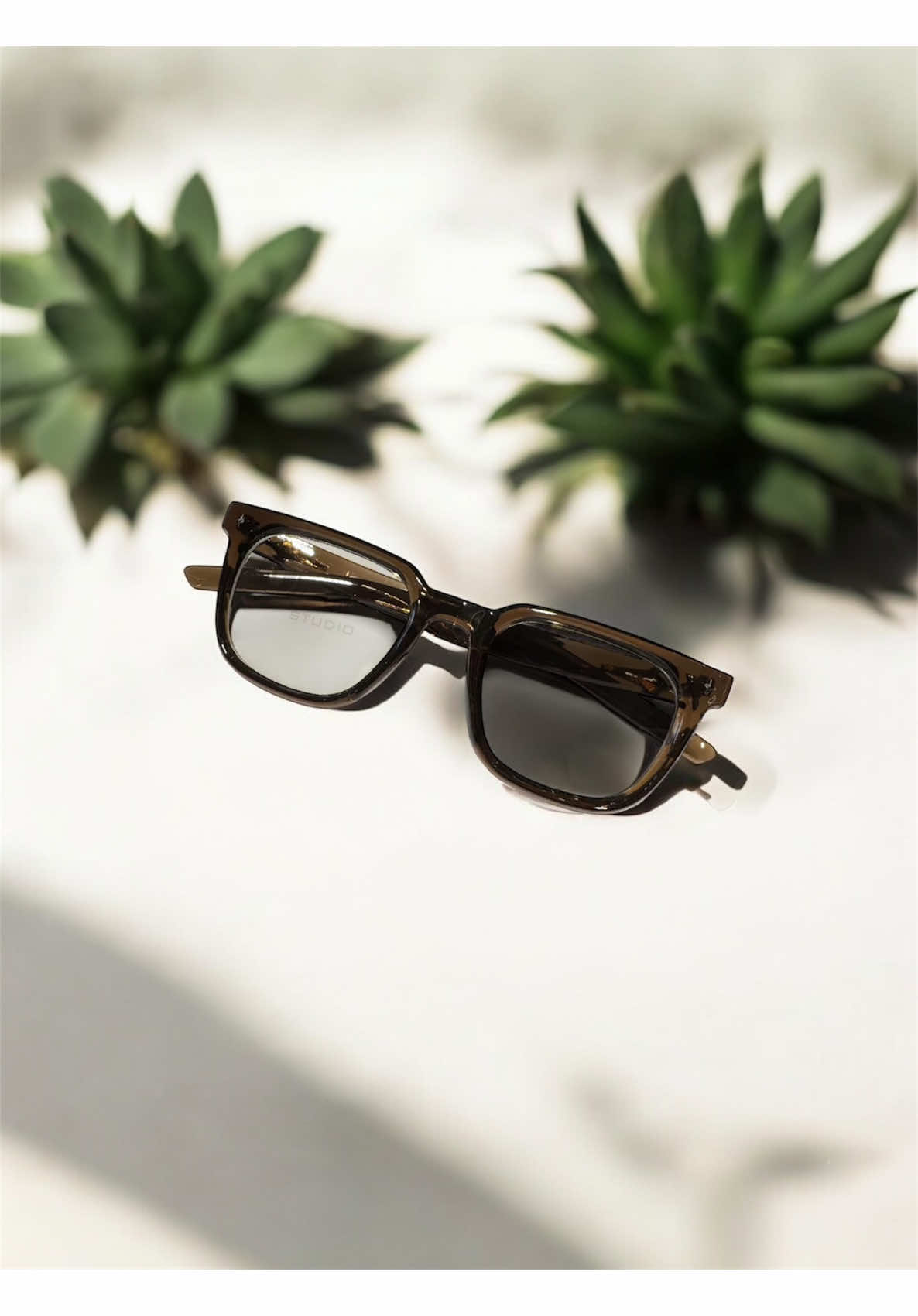 meow #eyeglasses #trendingglasses #yshangrecos #occhialistudioeyeglasses #occhialistudioxyshang 