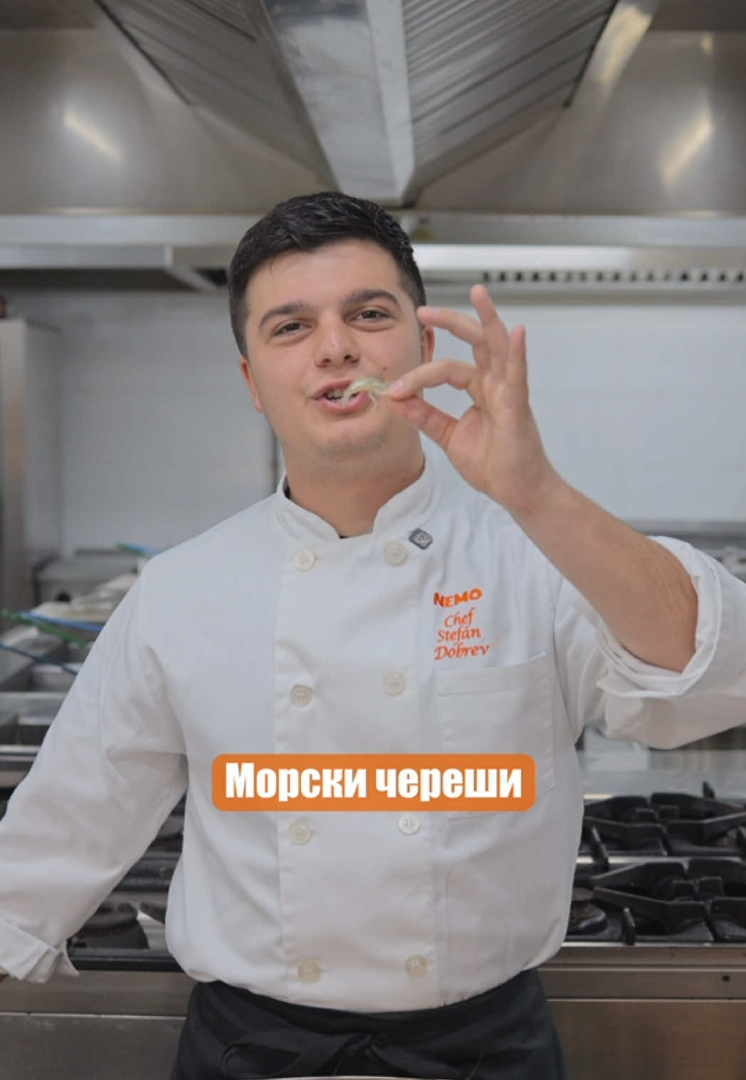 Пържа морски череши и резултатът е уау! #fyp #seafood #chefstefandobrev #nemorestaurant #viralvideo #foryou #hellskitchenbulgaria #shrimp #blacksea 