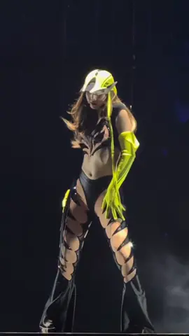 THUNDER SG DAY 1. #DEADLINE_IN_SINGAPORE #DEADLINEinSG_LISA #LISA #LALISA #fyp 