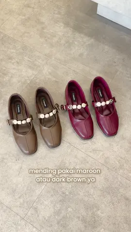 Kalau kaki kamu punya warm skin tone, better maroon atau dark brown? Here’s the answer! #fyp #flatshoes #fypシ 
