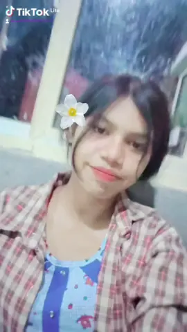 #ကျောင်းပိတ်တုန်းလေးအရူးထ🤭🤪#🤭fypシ゚viral မြင်ပါများပီးချစ်ကျွမ်းဝင်ချင်လို့🤭🤪