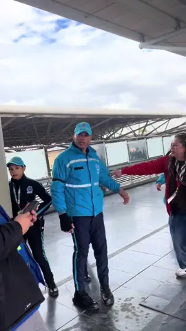 Me ayudan a hacer viral a esta hoya de guarda! Del portal del 20 de julio #20dejulio #guardas #abuso #transmilenio #meencantavivirenbogota 