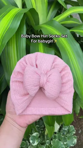 ang perfect nito pang ootd mga mima ✨ #babyhat #babysocks #hairaccessories #babygirl 