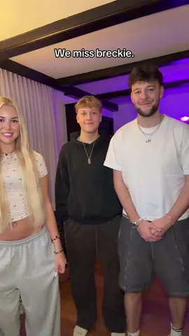 @Breckie Hill we miss uuuu @Rezon Ay @Drexler 