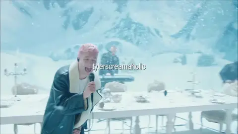 #CapCut somlowk noticed how this can be read as smth else GUYS ITS TYLER SCREAM AHOLIC #tylerjoseph #twentyonepilots #tøp #tylerjosephtwentyonepilots 