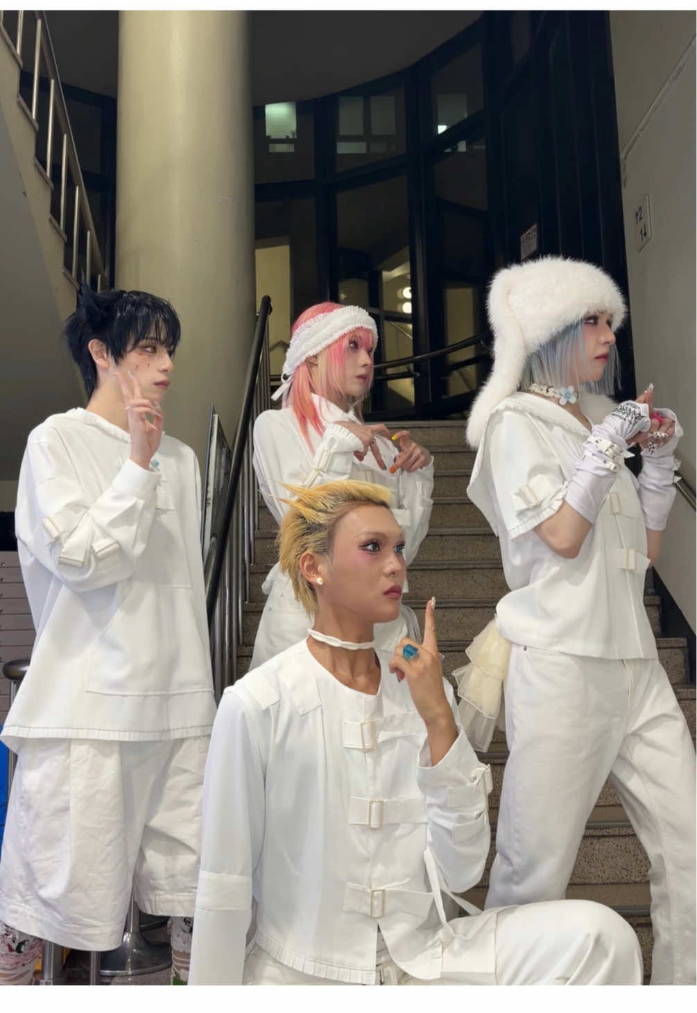 안녕 내 이름은 𝗙𝗿𝗲𝗮𝗶𝗶𝗶𝗸:-𝗣 👋🏻 #XLOV #엑스러브 #BiiiP #XLOV_BiiiP #UXLXVE 