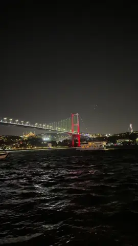 📍#istanbul #bogaz #bosporus #istanbulvibes #fypage Bu şehir bazen fazla güzel