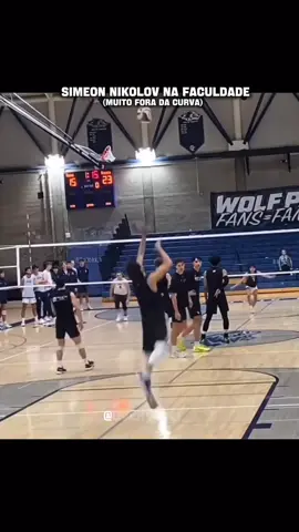 Fora da curva total 🚀  #volleyballworld #volleyballplayer #setter #simeonnikolov #nikolov 