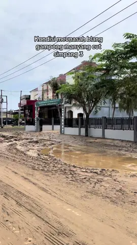Kondisi meunasah blang gampong manuang cut simpang 3 pidie jaya @yaa #pidiejaya #meureudu #simpang3 