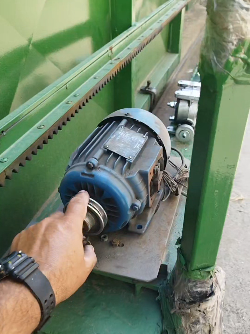 Manutenção em portão automático chama 🔥 11947272537@ipeceletronica 