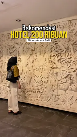 Salah satu hotel ter worth it buat liburan akhir tahun yaitu di sans vibes Hotel Seminyak ❗️ Lokasinya strategis dekat tempat wisata pantai Seminyak, disekitar hotel banyak restoran dan tempat oleh-oleh jadi kamu gak perlu khawatir karena semuanya sudah lengkap kalo nginep disini 😍 Yuk Booking lewat aplikasi RedDoorz pakai kode promo “YUKNGINEP” untuk dapet diskon tambahan ! #RedTravelers #BerkeSANS #RedDoorz #seminyak #seminyakbali 