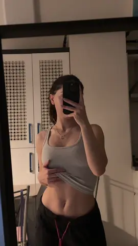 Aylık fitcheck yapıldı #fitcheck #fypage #gym #mirrorselfie 