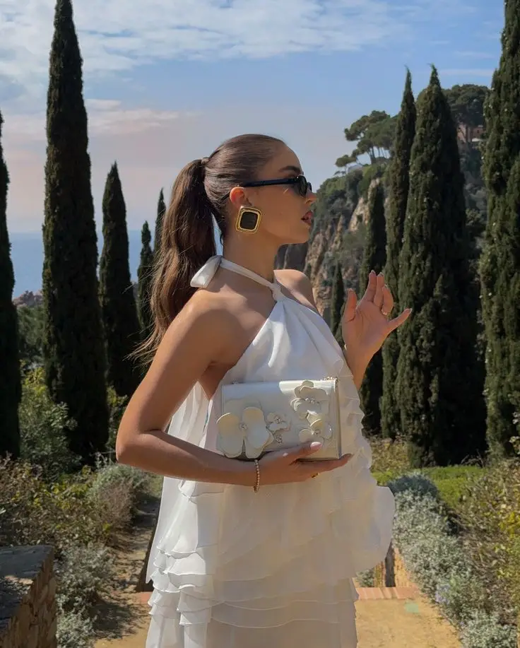 Anda adalah standar Anda sendiri. Jangan biarkan orang lain mendikte nilai Anda. #highvaluewoman #xyzbca #mariaclara 