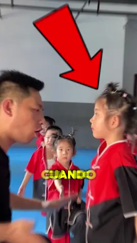 ENTRENADOR es SUPERADO por ALUMNA pero le da un GRAN LECCIÓN🤯❤️ #shorts  #deporte  #win 