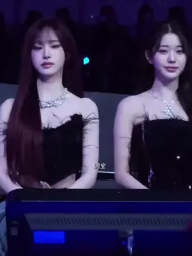 duo energy#ive #visual #unreal #fyp #mamaawards #kimjiwon #mamaawards2025 #liz #lizive  #wonyoung #angel #bidadari 