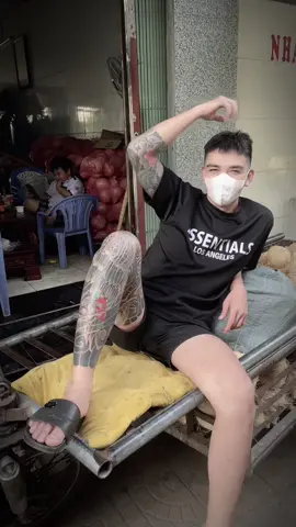 Nhìn trong video các em thấy gì và nhìn gi nói thiệt coi 🤣