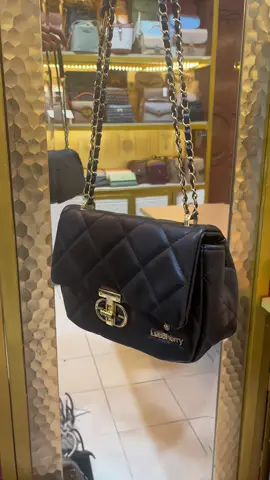 Kapan lagi dapat tas semurah gini mana aslinya cakep banget lagi  #tasselempangwanita #shoulderbagwanita #taswanitaelegan #handbagwanita 