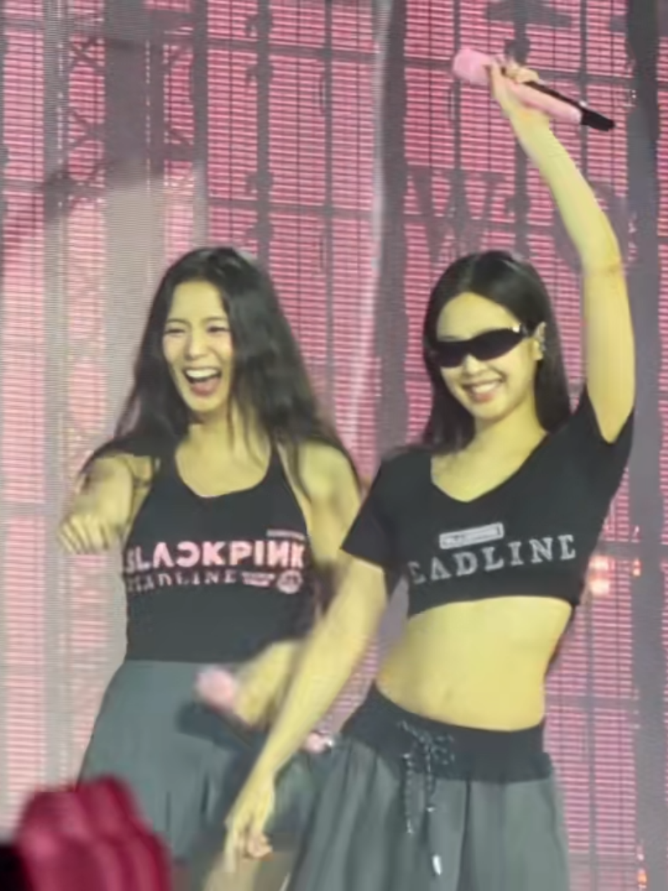 251128 BLACKPINK (블랙핑크) - 'JUMP' (Encore Version - JENSOO FANCAM) [DEADLINE WORLD TOUR 2025 - SINGAPORE, NATIONAL STADIUM_DAY 1] #blackpink #jisoo #jennie #jump #blackpink_deadline #deadline_in_singaporeday1 #deadlineworldtour #fybシ #foryou #blackpink_deadline_in_singapore #deadline_in_singapore #blackpink_deadline_singapore #fyp #jensoo @jisoo @jennierubyjane