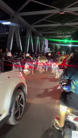 Info jembatan suhat tadi sekitar pukul 20.00 ada apa ya ker? Terjebak macet 1 km dari lokasi #malang #suhatmalang #jembatansuhatmalang #fyp