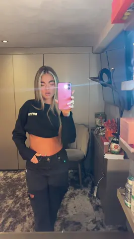 @Sevenstyle.nl neem n kijkje voor je longsleeves🩶