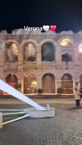 serata a verona e giretto ai mercatini di natale a Verona #perte #cristmas #verona #couple #mercatinidinatale 