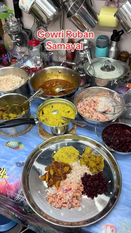 Today’s Vegetarian Lunch: Red Rice, Garlic Curry, Paruppu, Marrow White Curry, Beetroot Curry & Carrot Sambal 😋😋😋 #tamilcooking #tamilfood #tamiltiktok #gowrirubansamayal #tamil 