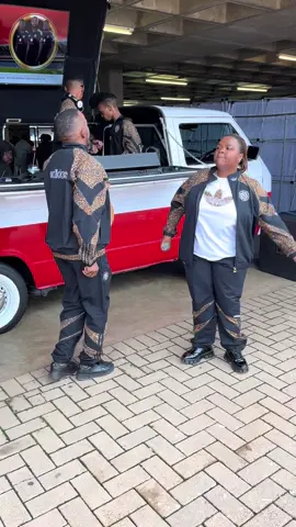 Performing Hlanganani Live with @smangaliso   @Orlando Pirates Football Club 🔥🔥🥺#orlandopirates #hlanganani #gwijo #moreki 