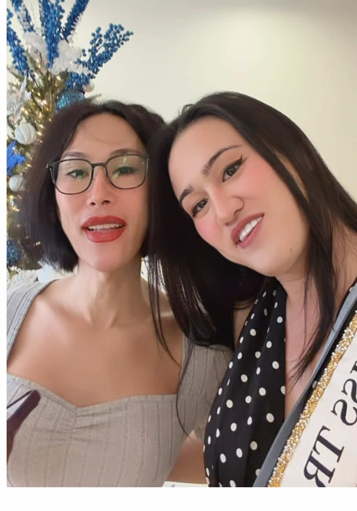 Miss Thailand 🇹🇭  Miss Cambodia 🇰🇭  Miss USA 🇺🇸 