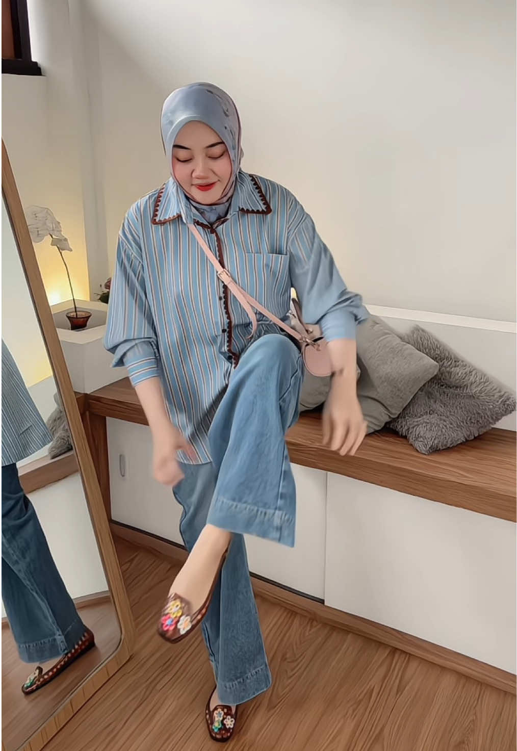 demi apa jeansnya myaman baangeett 😭❗️ #jeanshighwaist #loosejeans #celanajeanswanita 