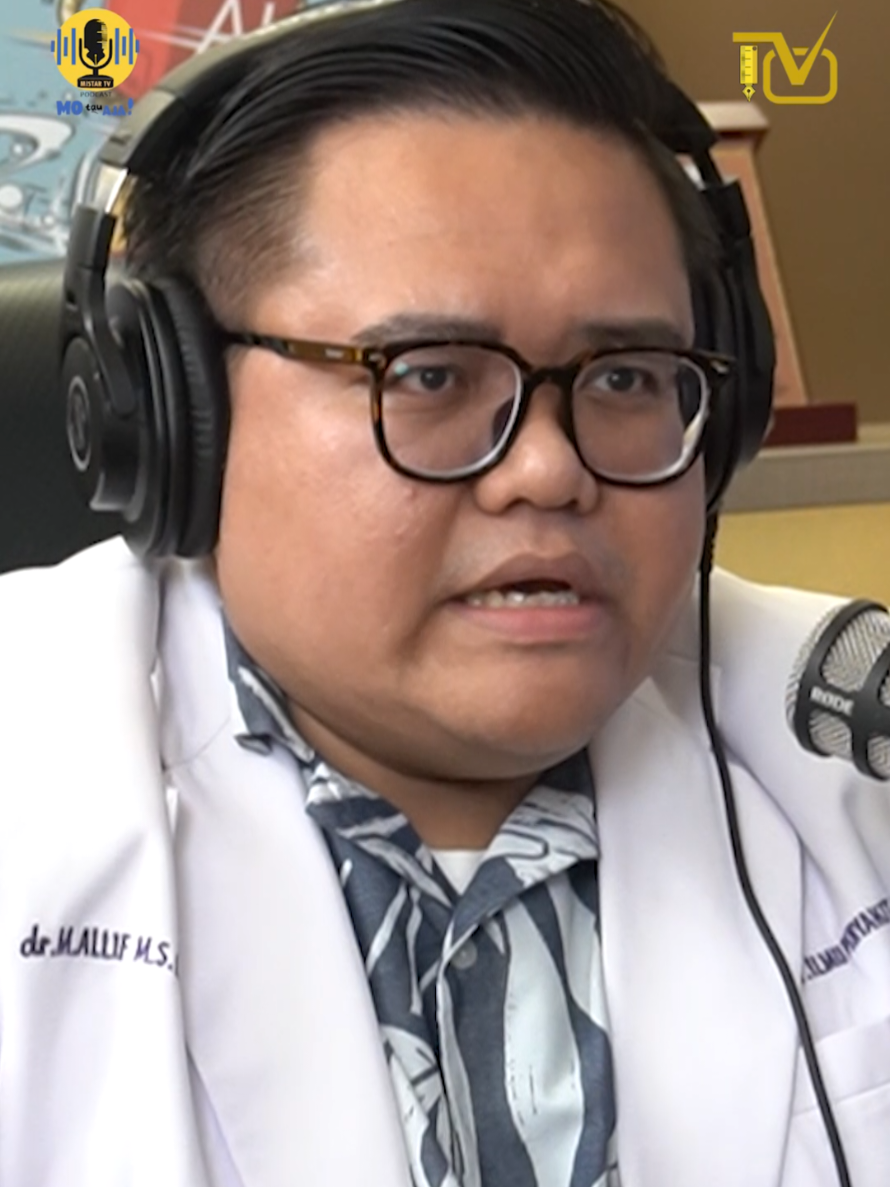 Cuaca Tak Menentu, Flu Mewabah! Awas Influenza A | Mo Tau Aja Medan, MISTAR.ID Pada Oktober 2025, data terbaru dari World Health Organization (WHO) menunjukkan adanya peningkatan aktivitas virus influenza di kawasan Asia Tenggara, dengan dominasi subtipe Influenza A (H3N2). Secara klinis, infeksi Influenza A ini menimbulkan gejala yang lebih berat dibandingkan flu biasa. Pada anak-anak, gejala dapat disertai mual, muntah, atau diare. Risiko yang bisa ditimbulkan yaitu komplikasi. Komplikasi ini sangat bergantung pada kesehatan individu penderitanya. Untuk mengetahui lebih lanjut terkait Influenza A ini, tim mengundang dokter penyakit dalam, dr. M. Allif Maulana Syafrin Lubis, M.Ked (PD), Sp.PD, pada Rabu, 26/11/2025 dalam Podcast Mo Tau Aja Mistar TV. Dokter Allif menyampaikan bahwa imun tubuh sangat penting untuk menjaga tubuh terserang dari Influenza A ini. Di podcast, dokter juga memberikan tips untuk menjaga imunitas tubuh dengan beberapa minuman maupun makanan yang bisa dikonsumsi. Selengkapnya di Podcast Mo Tau Aja Mistar TV. Jika ingin versi yang lebih rapi atau formal, bisa saya bantu juga. Selengkapnya: https://youtu.be/8EuFZ7LFYOg #FluMewabah #InfluenzaA #Podcast #MoTauAja #Medan 