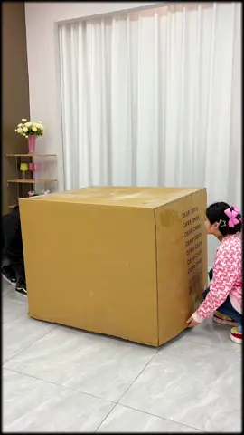 Soft oversized recliner with smooth incline and phone holder #Lifestyle #Homedecor #interiordesign 