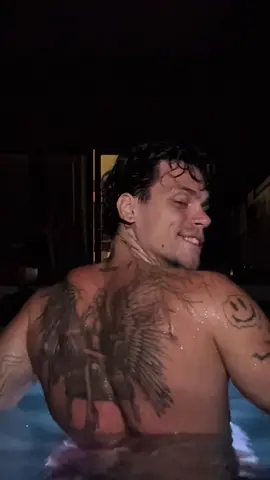 🏊‍♂️#shelove 