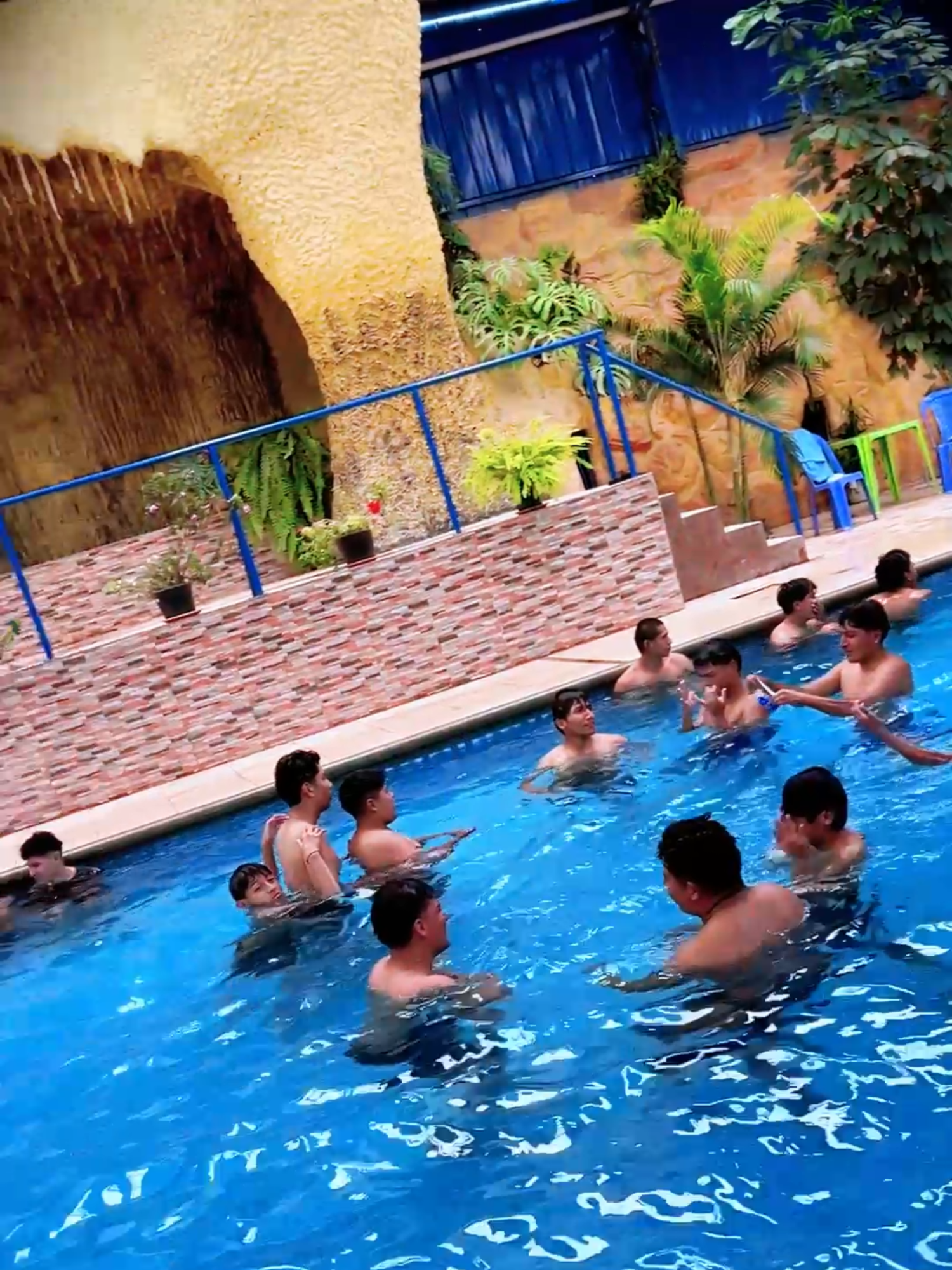 🎉💦 ¡Así se vivió nuestra mega excursión en AcuaAventura! Juegos, risas, competencias locas, baile, comelones, el juego del calamar y muuucha diversión 🙌🔥 ¿List@ para la próxima aventura? 👀✨ #InstitutoDallas #ModernaDallas #DallasExperience #DallasEventos