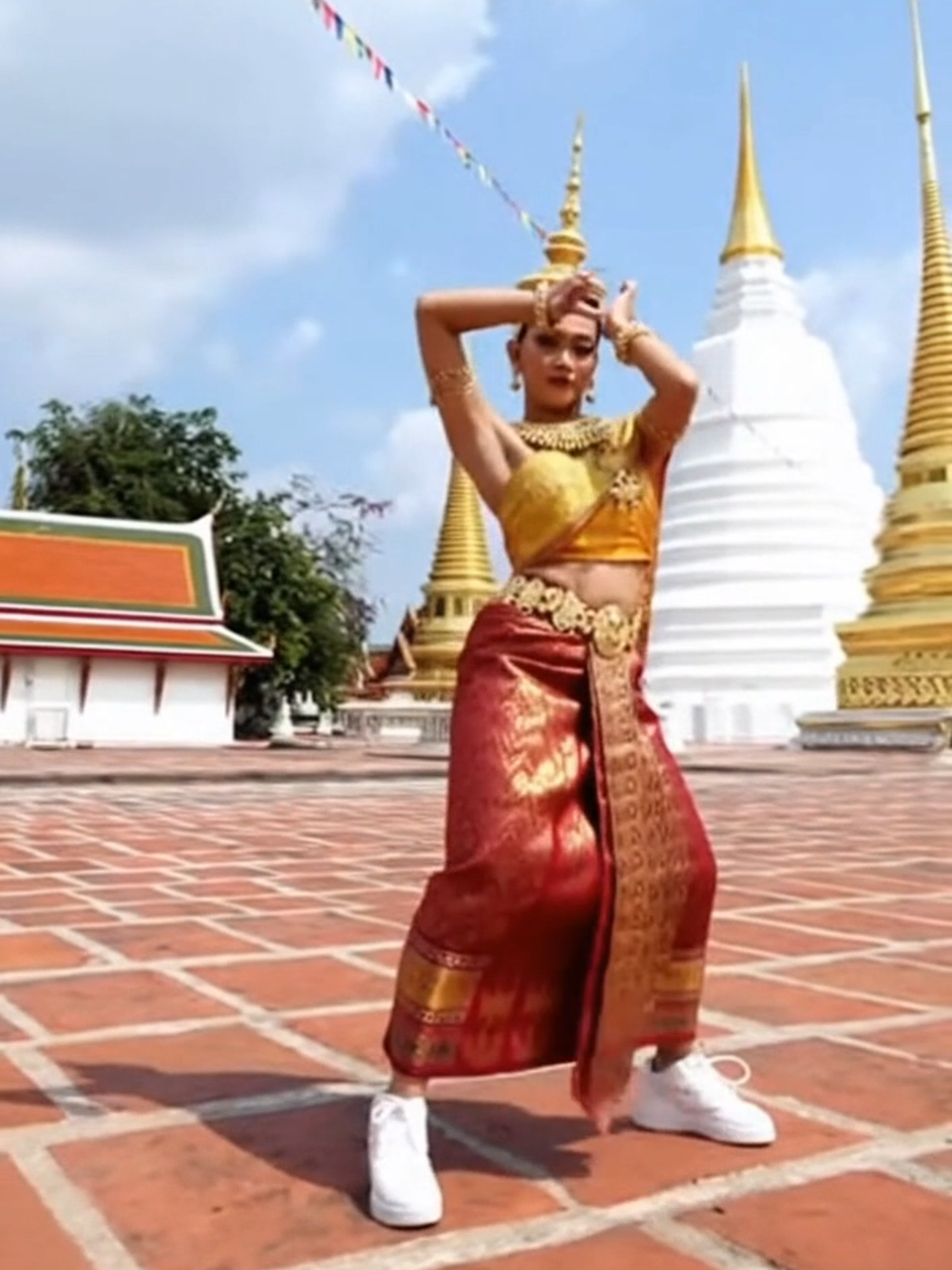 แดนซ์ไม่พัก ชุดหนักแต่ใจสู้🔥🇹🇭 #ชุดไทยเต้น #บีบอยไทย #ไทยสไตล์ #สายแดนซ์ไทยๆ #อย่าเลื่อนผ่าน #fypシ #thailand🇹🇭