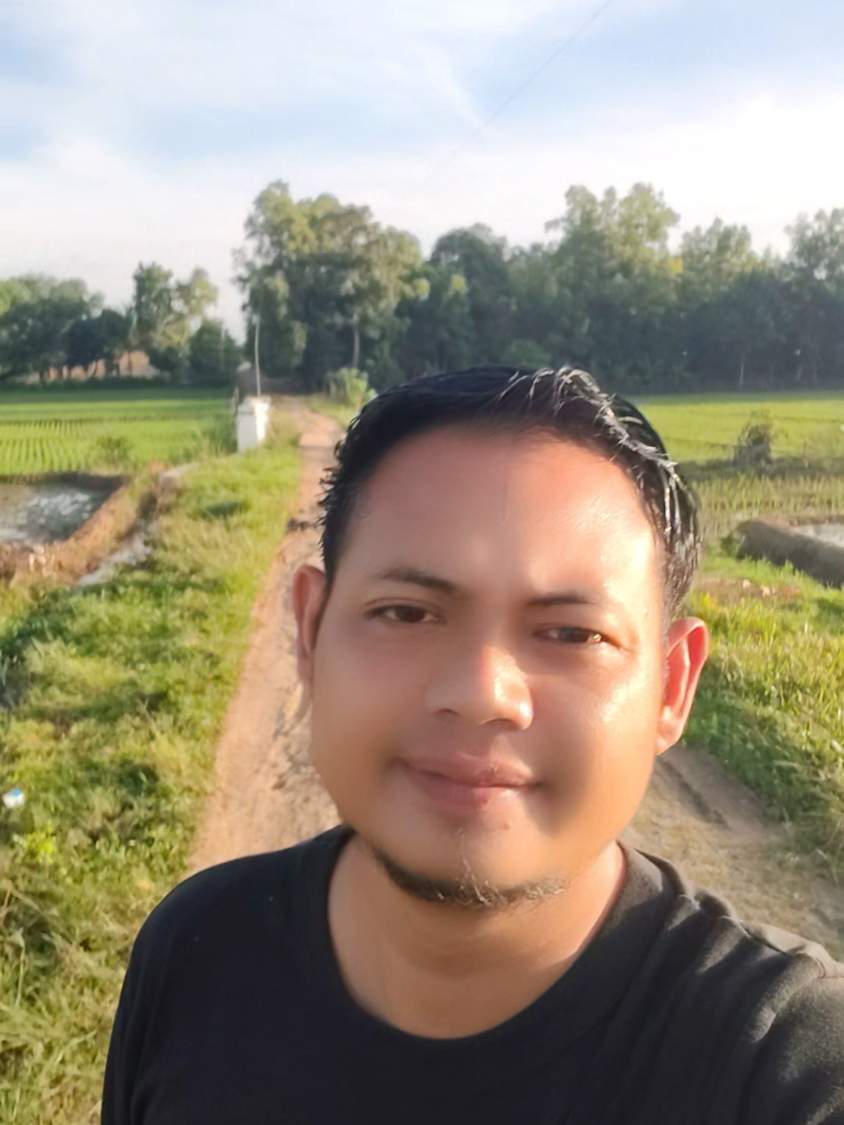 Orang malas selalu bilang tak ada kesempatan. Padahal kesempatan itu ada, cuma mereka menunggu disuapin.”