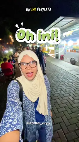 oh ini permata culinary yg viral karena banyak tenant jualan yg viral 😍 pas banget lagi nginep di urbanview the lodge hotel karawaci  Jangan booking sembarangan, langsung download & buka aplikasi RedDoorz sekarang juga! Cari The Lodge Karawaci, dan siap-siap kaget sama diskonnya masukin kode : YUKNGINEP #urbanviewbyreddoorz #reddorz #thelodgehotel #hotelkarawaci #permatakarawaci @RedDoorz Indonesia @URBANVIEW 