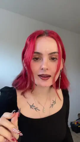 vous en supplie, je veux savoir, je suis trop curieuse  @EnjoyPhoenix petit bouteille à la mer 