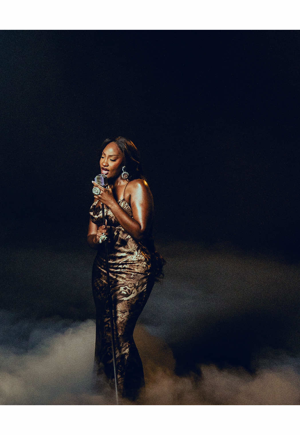 She’s sanginggggg 😮‍💨✨