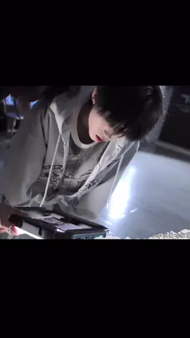 🩶🐑✨ #yangbowen #yangbowen_杨博文 #杨博文 #dươngbácvăn #tffamily_4rd_generation 