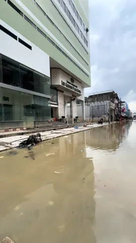 HATYAI LeeGarden area..Miss all Malaysian Tourists 🇲🇾 #hatyai #hatyaithailand🇹🇭 #raining #hatyaiupdate #rain #update #updatehatyai #updatenews #hatyaiflood #leegarden 