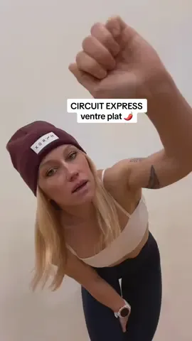 CIRCUIT EXPRESS 🌶️ 🔥 Allez les girls (et les gars aussi 😉), on se motive ! Pendant que ma tarte cuit dans l’air fryer, je vous propose un petit circuit express de 10 minutes top chrono pour transpirer un bon coup. Pas là pour enfiler des perles : on transpire ! 💦🔥 Et avec mon legging Halara, je vous jure que ça aide : il ne glisse pas, ultra confortable, tissu quali, maintien impeccable… bref, un allié parfait pour s’entraîner ! 🖤 ✨ Le programme : ➡️ 4 tours ➡️ 20 sec ON / 10 sec OFF On enchaîne sans lâcher ! 	1.	Jumping jacks 	2.	Squat jumps 	3.	Lunges jump 	4.	Sumo vs Narrow squat 	5.	Down up 🔥 Je vous promets que ça pique… mais qu’est-ce que ça fait du bien ! Bon courage ! 💪 Et abonne-toi pour plus de recettes saines, de circuits efficaces et… de bons plans leggings 😆✨ @Halara_official @La mode Halara  #legging #leggingsoftiktok #workoutfromhome #workoutfit #pertedegras 