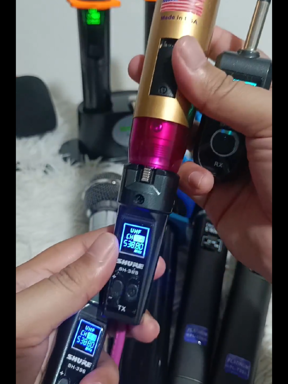 transmitter for wired microphone para maging wireless gamitan nyo lang nito #uhfxlrwirelessmicadapter #transmitter #shure #wirelesstranceiver #wirelesstransmitter 