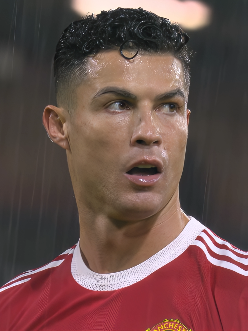 Ronaldo x Glamour 😍🐐 #cristianoronaldo #fürdich #viral #ronaldo7 #footballtiktok #cr7 #views #fyp #foryou #fypシ゚ #4k #smooth #glamour