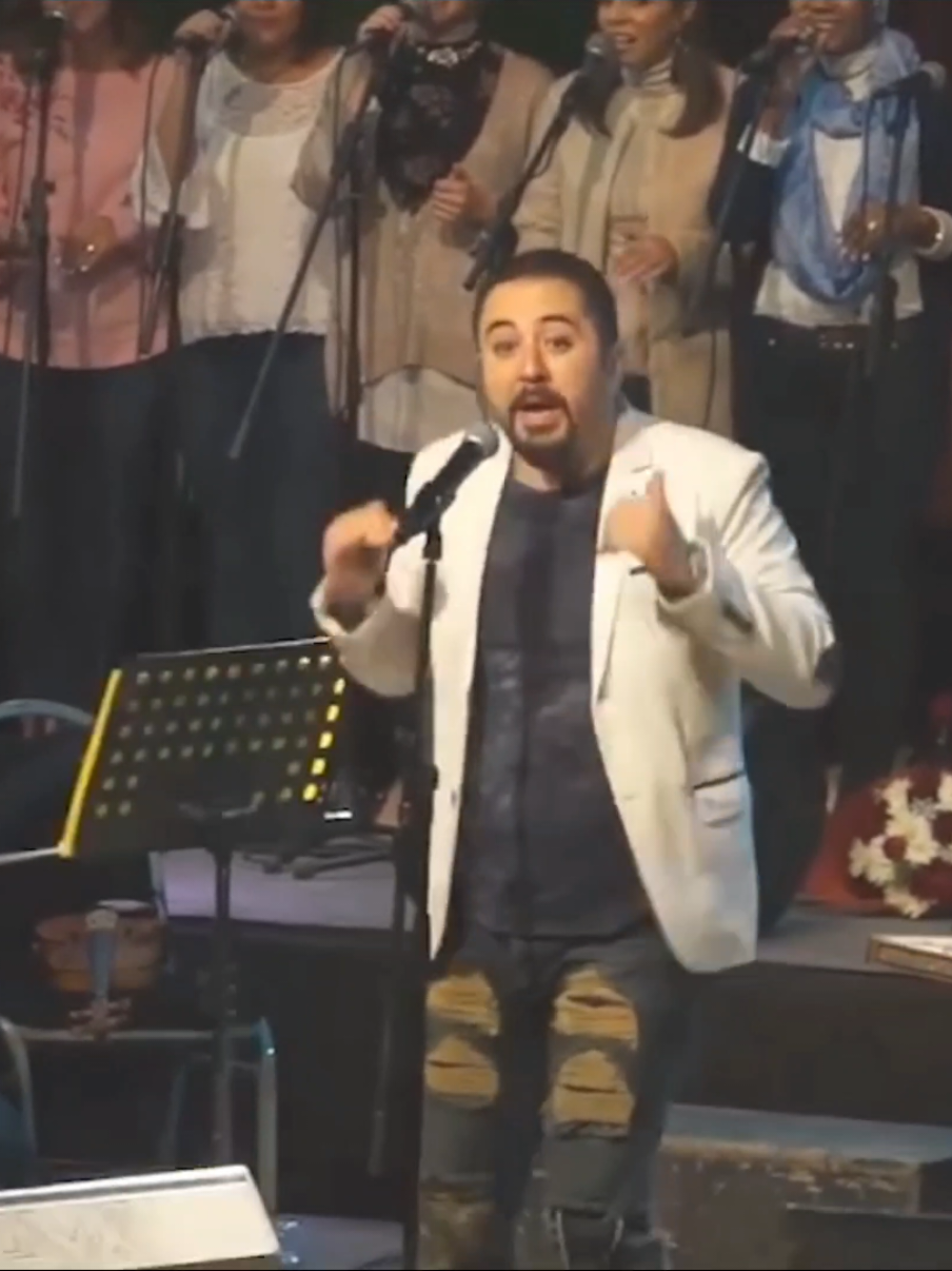 عمرو عبد العزيز يتقمّص دور مزاجنجى فى فيلم الكيف ❤️❤️ حفلتنا الجايّة إن شاء الله يوم الخميس ١١ ديسمبر فى مسرح تياترو أركان بالشيخ زايد  لينك حجز التذاكر فى البايو ⚘️⚘️ #fyp #foryou #explore #foryoupage #viral_video  @Amr Abdel Aziz 