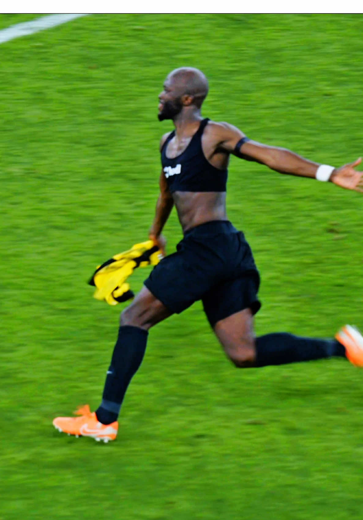 🎥 What a 𝗖𝗢𝗠𝗘𝗕𝗔𝗖𝗞 & what a 𝗗𝗘𝗖𝗜𝗦𝗜𝗩𝗘 𝗚𝗢𝗔𝗟! يالها من عـودة وهـدف حاسـم من دانيلو 👏😤