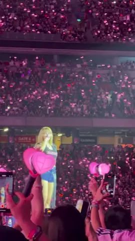 Lisa is so cute #DEADLINEinSG_LISA #BLACKPINK_DEADLINE 