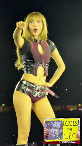 Q: Louis or Leo? #LISA: LOUISSSS!  #LALISA #BLACKPINK  LISA FASCINATES SINGAPORE #DEADLINEinSG_LISA  #BLACKPINK_DEADLINE