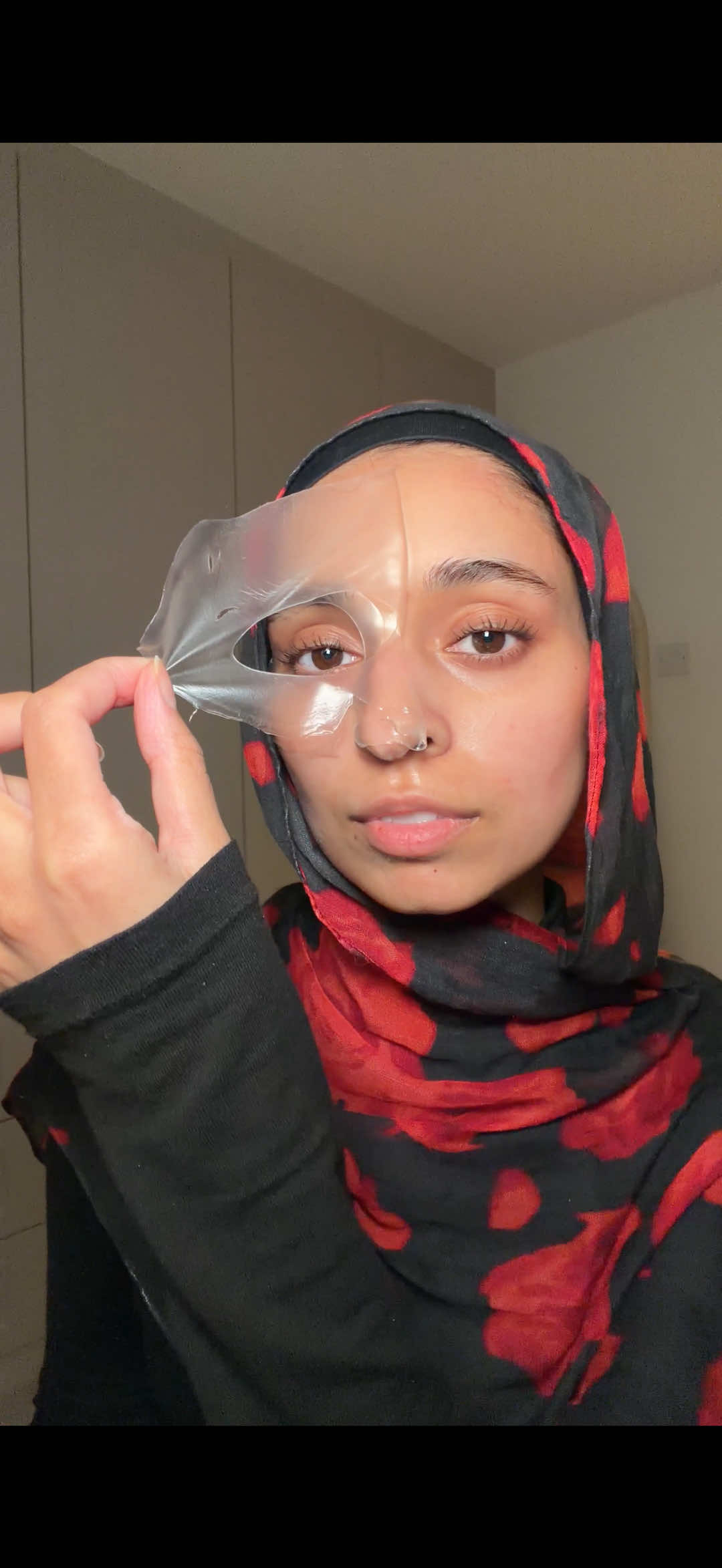 Being a busy mum doesn't mean I can't have glowy skin whilst doing chores, The OG viral collagen mask is perfect for me makes me skin feel so smooth & Glowy! 🌟🌟AD @Biodance  @Biodance Store US #Biodanceuk #glassskin #CollagenMask #glowyskin #koreanskincare 