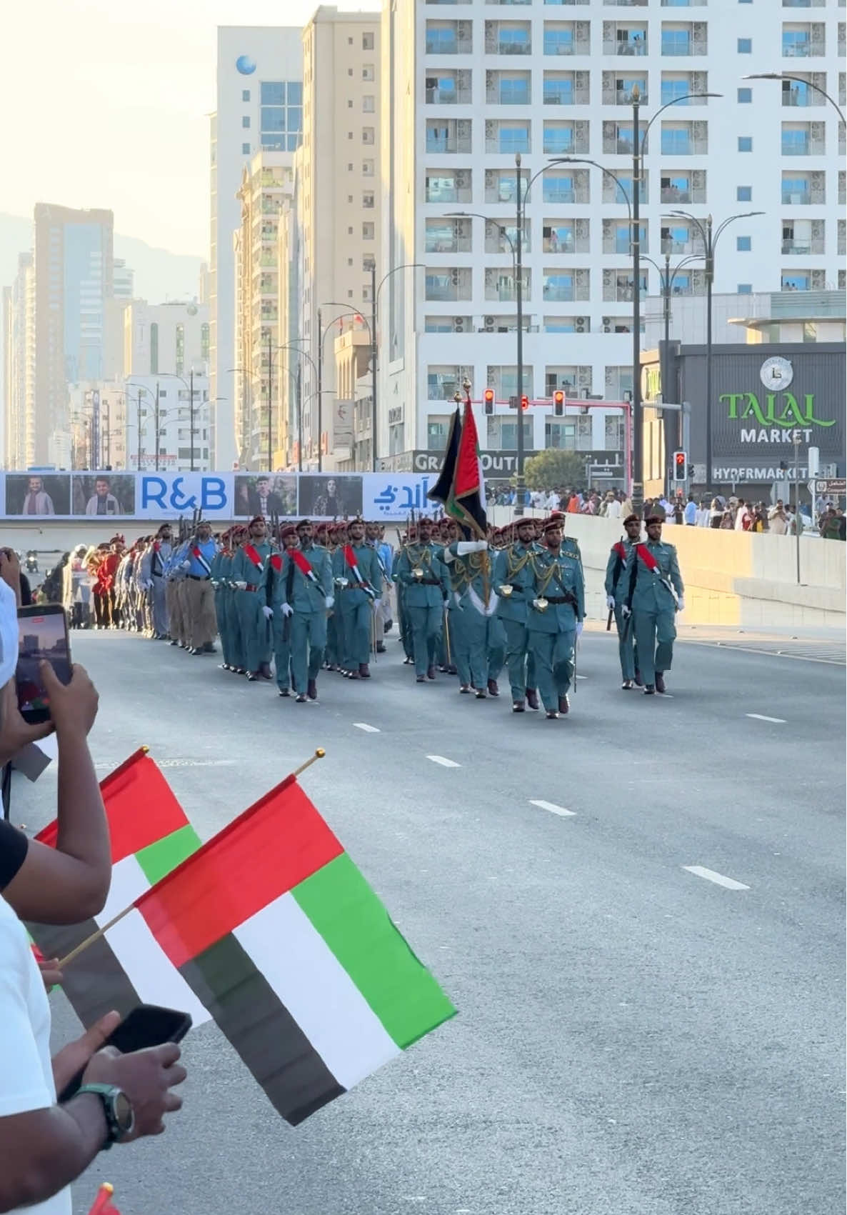 ⁨	العرض العسكري لشرطة الفجيرة بمناسبة عيد الاتحاد لـ54 🇦🇪  #الفجيرة #الامارات #fujairah #fuj⁩