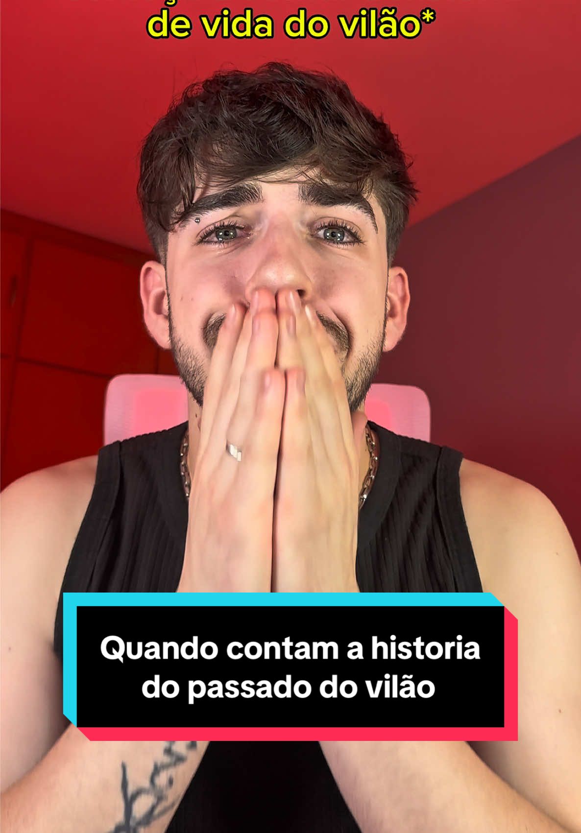 Sempre uma backstory pra acabar o ódio #vilão 